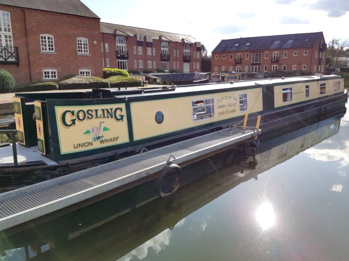 Gosling - a 6-berth pet-friendly canal boat available for hire from union wharf narrowboats