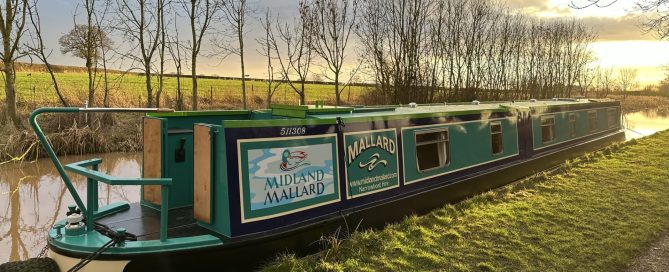 Mallard - a 6-berth pet-friendly canal boat available for hire from union wharf narrowboats